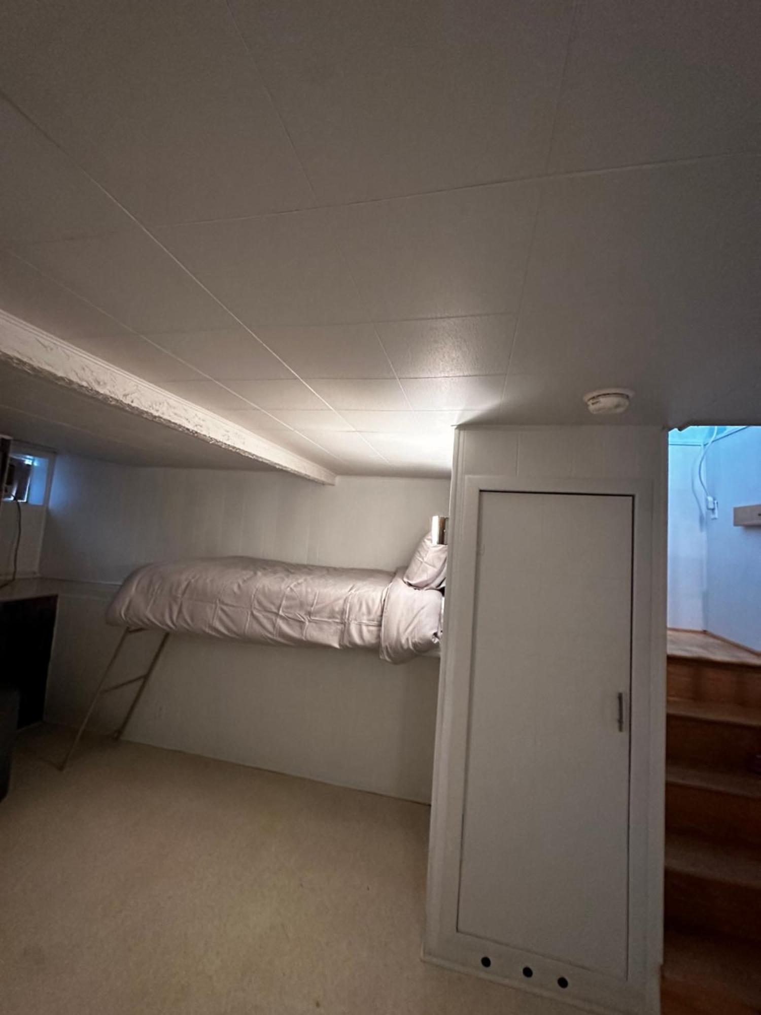 Cozy House For 6 Guests - Petite Maison Chaleureuse Pour 6 Personnes Laval